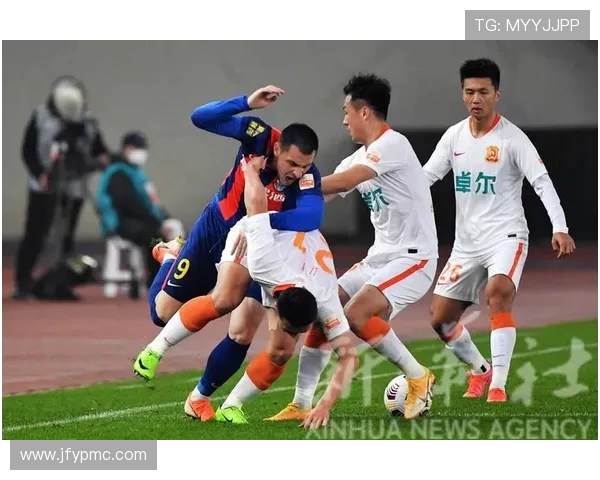 广州足球队与武汉足球队赛后分析：比赛节奏与战术对决的深度解读