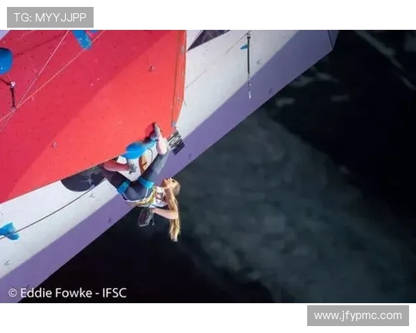 武汉攀岩队与上海攀岩队赛后复盘分析比赛节奏与战术对比