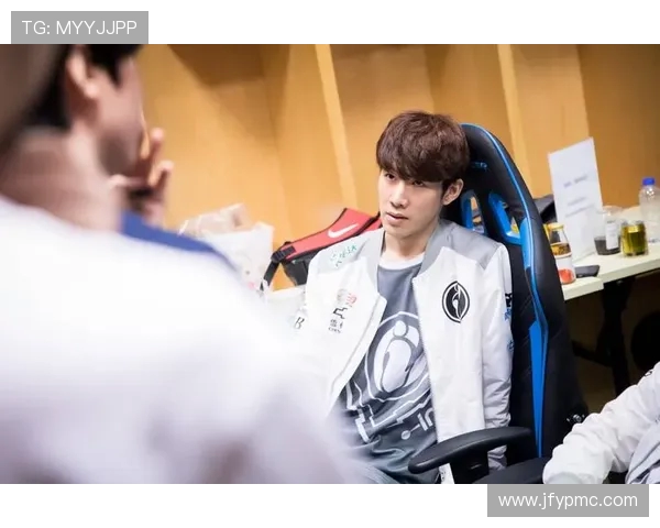 赛后分析：JDG与FPX对决中的战术意识与团队配合探讨