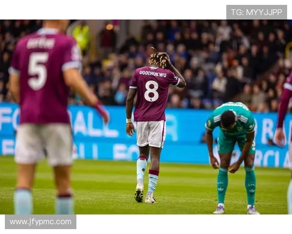 英超焦点战伯恩利主场迎战利物浦争夺三分的激烈对决