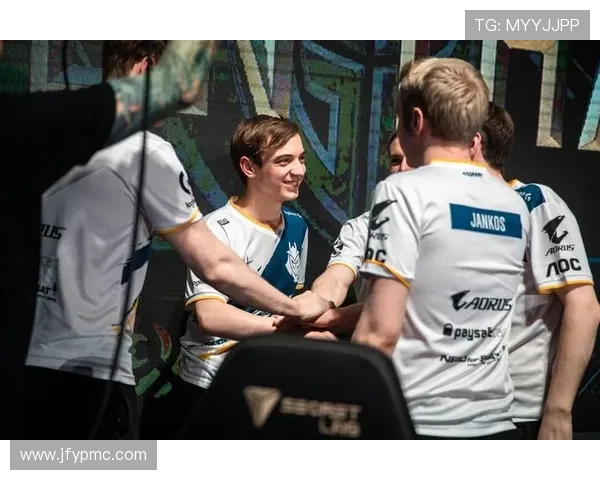 和平精英深度解析：IG战队团队协作的成功秘诀与实战策略