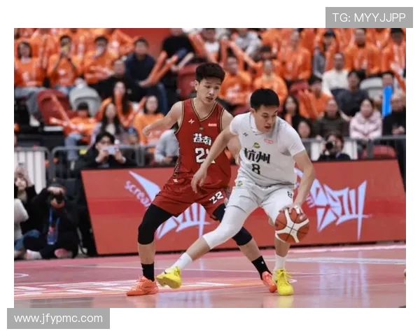 杭州篮球队荣登篮球战术排行榜第三名展现强大实力与团队配合 杭州篮球队荣登篮球战术排行榜第三名展现强大实力与团队配合